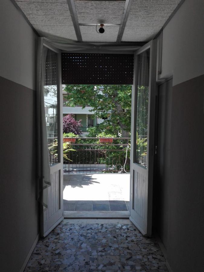 Hotel Villa Lorena Rímini Exterior foto
